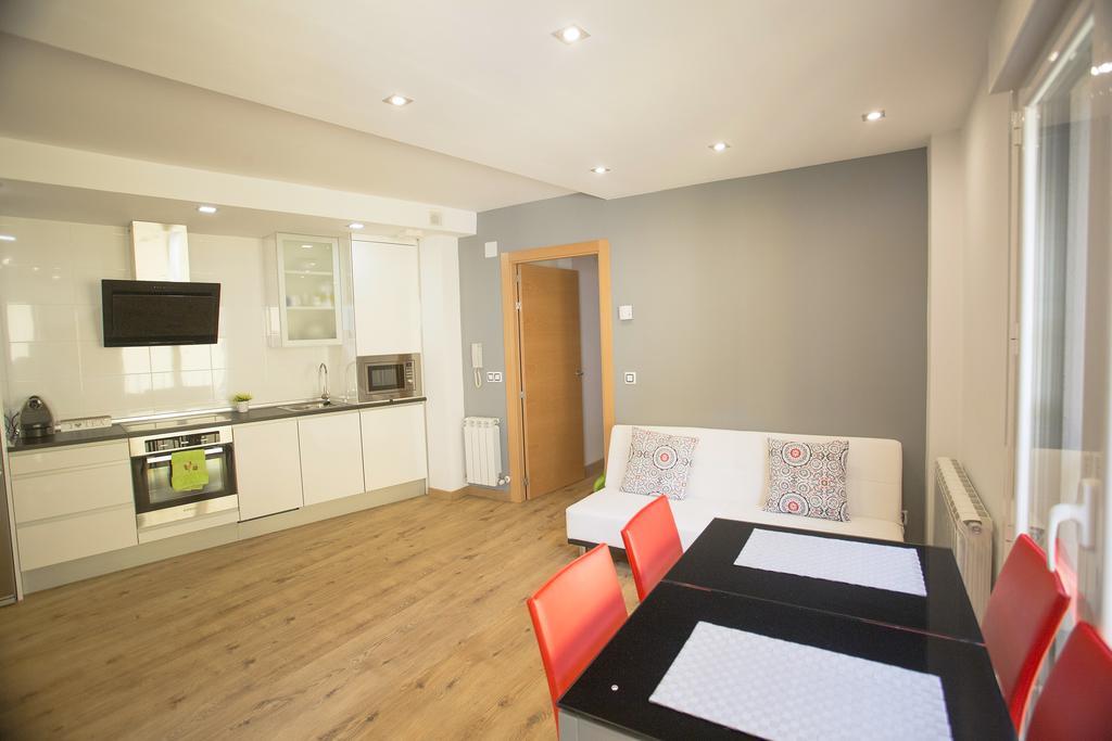 Apartamentos Amaiur 2 エステーリャ エクステリア 写真